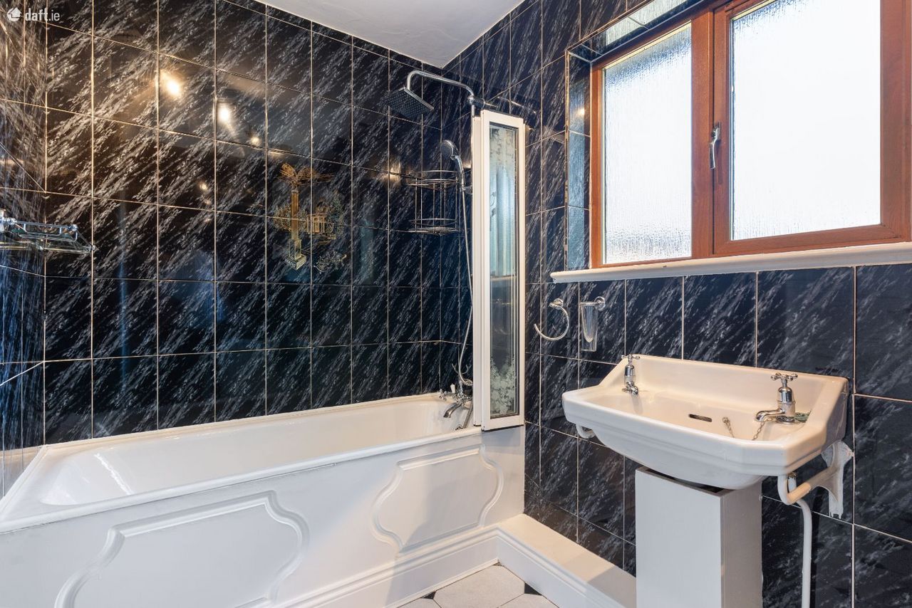 68 Newtownpark Avenue,Blackrock,Co. Dublin, Blackrock, Co. Dublin