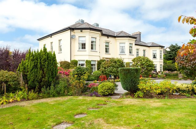 Hyde Park House, Middle Glanmire Road, Montenotte, Co. Cork - Click to view photos