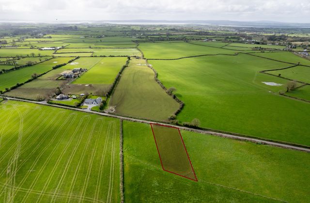 Rathlaheen South, Newmarket on Fergus, Co. Clare - Click to view photos