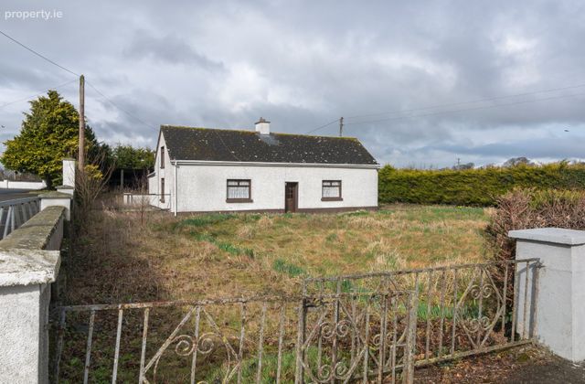 Mucklagh, Tullamore, Co. Offaly - Click to view photos