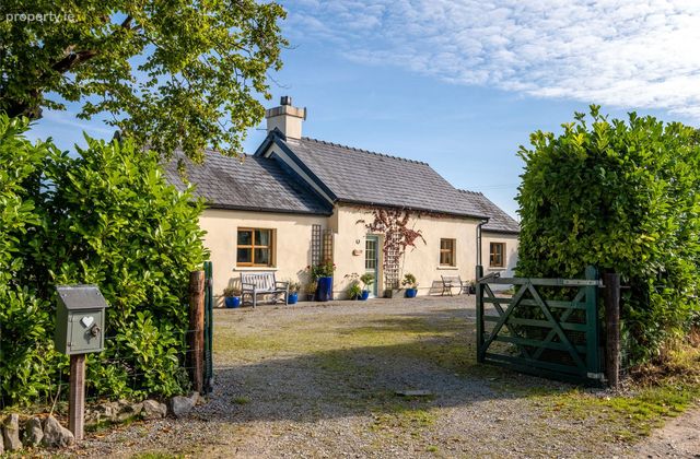 Sweetpea Cottage, Lismacrory, Ballingarry, Co. Tipperary - Click to view photos