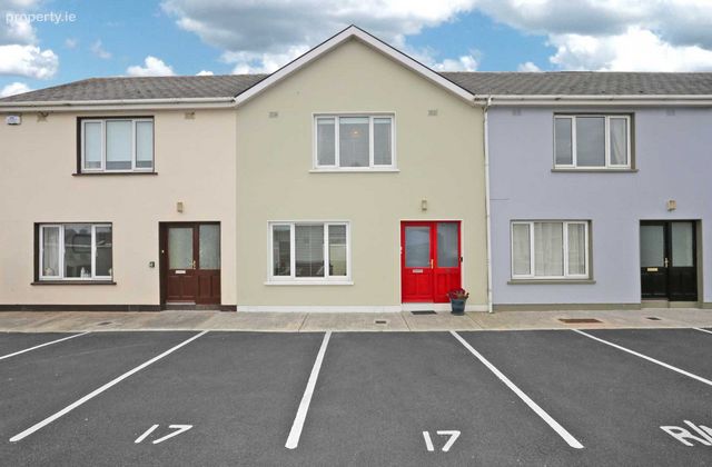 17 Victoria Court, Kilkee, Co. Clare - Click to view photos