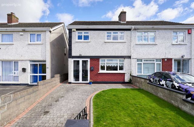114 Edgewood Lawns, Blanchardstown, Dublin 15 - Click to view photos