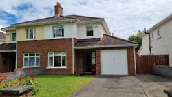 10 Woodstown Drive, Knocklyon, Knocklyon, Dublin 16 - House to Rent