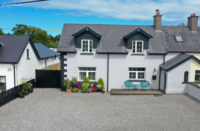 Rose Cottage, Red Row, Courtown, Co. Wexford - Click to view photos