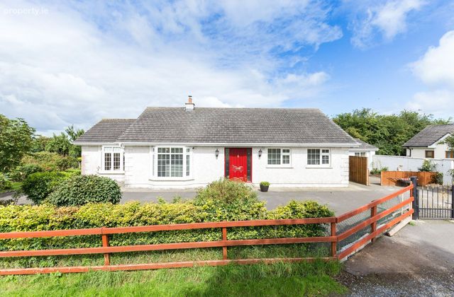 Yew Tree House, Commons North, Suncroft, Co. Kildare - Click to view photos