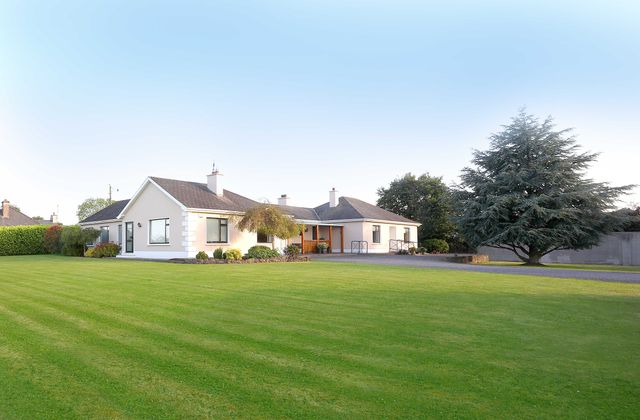 Green Acres, Rossleighan, Portlaoise, Co. Laois - Click to view photos