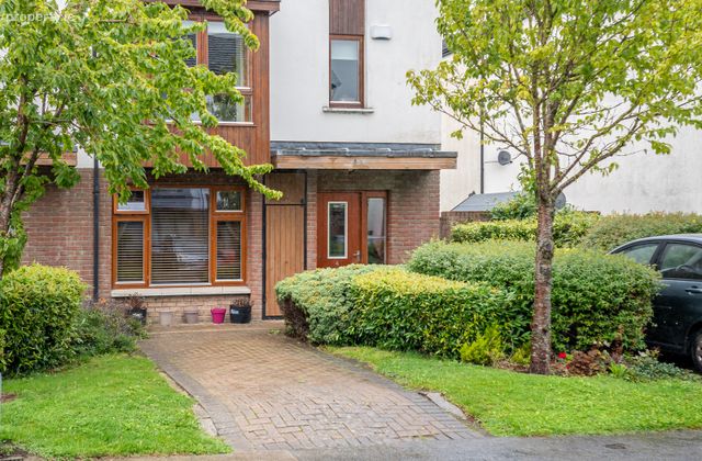 4 Hunters Avenue, Hunterswood, Ballycullen, Dublin 24 - Click to view photos