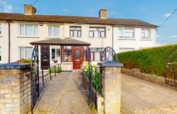 81 Mcauley Drive,Dublin 5, Artane, Dublin 5 - Terraced house