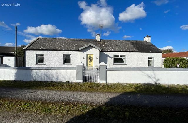 Annagharvey, Tullamore, Co. Offaly - Click to view photos