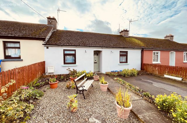 38 Cashel Road, Tipperary Town, Co. Tipperary - Click to view photos