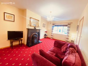 21 Village Green, Omeath, Co. Louth - Image 2