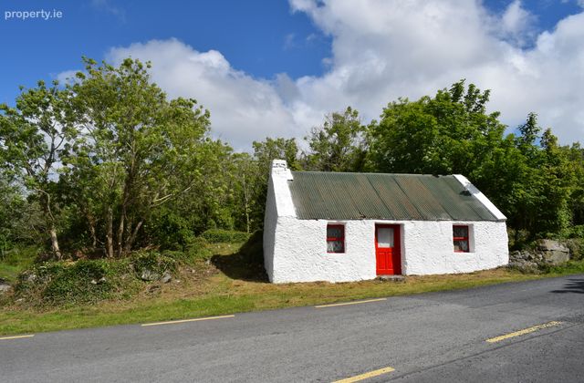 Mortyclogh, New Quay, Co. Clare - Click to view photos