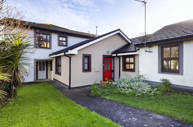 22 Pebble Lawn, Pebble Beach, Tramore, Co. Waterford - Click to view photos