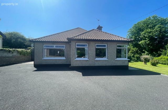 9 Claureen Drive, Ennis, Co. Clare - Click to view photos