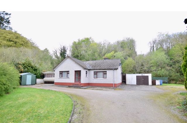 15 Carndaisy Road, Moneymore, Co. Derry - Click to view photos