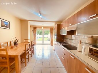 21 Village Green, Omeath, Co. Louth - Image 5