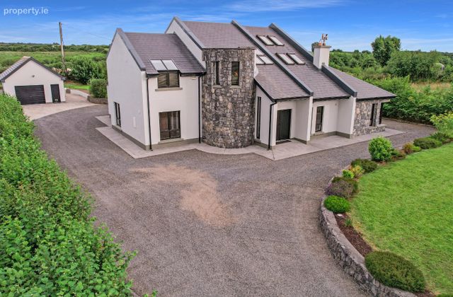 Cloonkerry, Barefield, Ennis, Co. Clare - Click to view photos