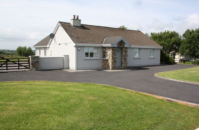 Cloondacon, Aghagower, Westport, Co. Mayo - Click to view photos