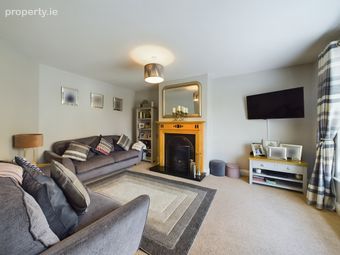 39 Castle Heights, Carrick-on-Suir, Co. Tipperary - Image 5