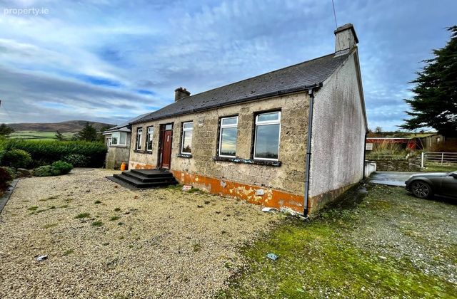 Hillhead, Shrove, Moville, Co. Donegal - Click to view photos