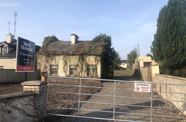 St. Brigid's Road, Portumna, Co. Galway - Click to view photos