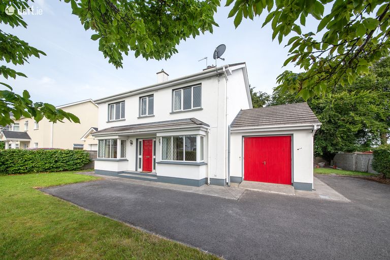 12 Greenhills View, The Pines, Ballinasloe, Co. Galway - Click to view photos