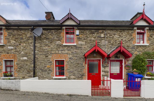 5 Rose Cottages, Schoolhouse Road, New Ross, Co. Wexford - Click to view photos