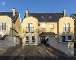 28 Waterside, Kilmoney, Carrigaline, Co. Cork - Semi-detached house