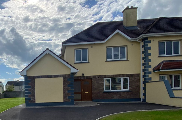 20 Abbeyfield, Ballaghaderreen, Co. Roscommon - Click to view photos