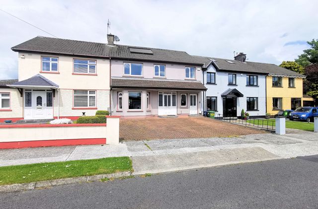 5a The Crescent, Ennis, Co. Clare - Click to view photos