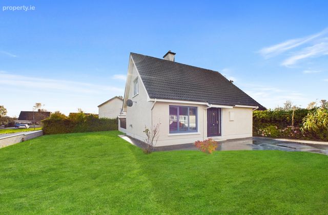 11 Fergus Lawn, Ennis, Co. Clare - Click to view photos