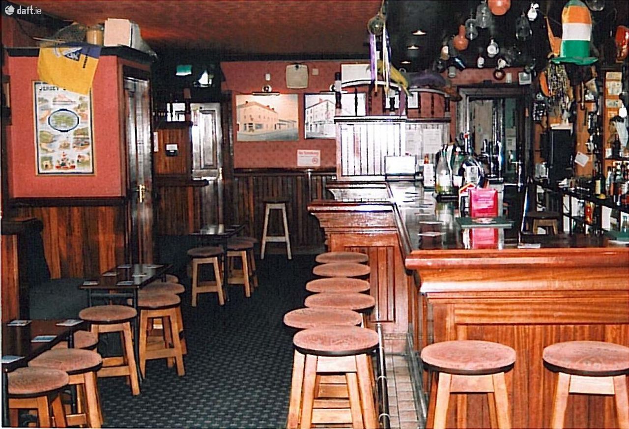 Bobs Bar & Lounge & Next Door Off Licence, 25 Main Street, Gorey, Co. Wexford