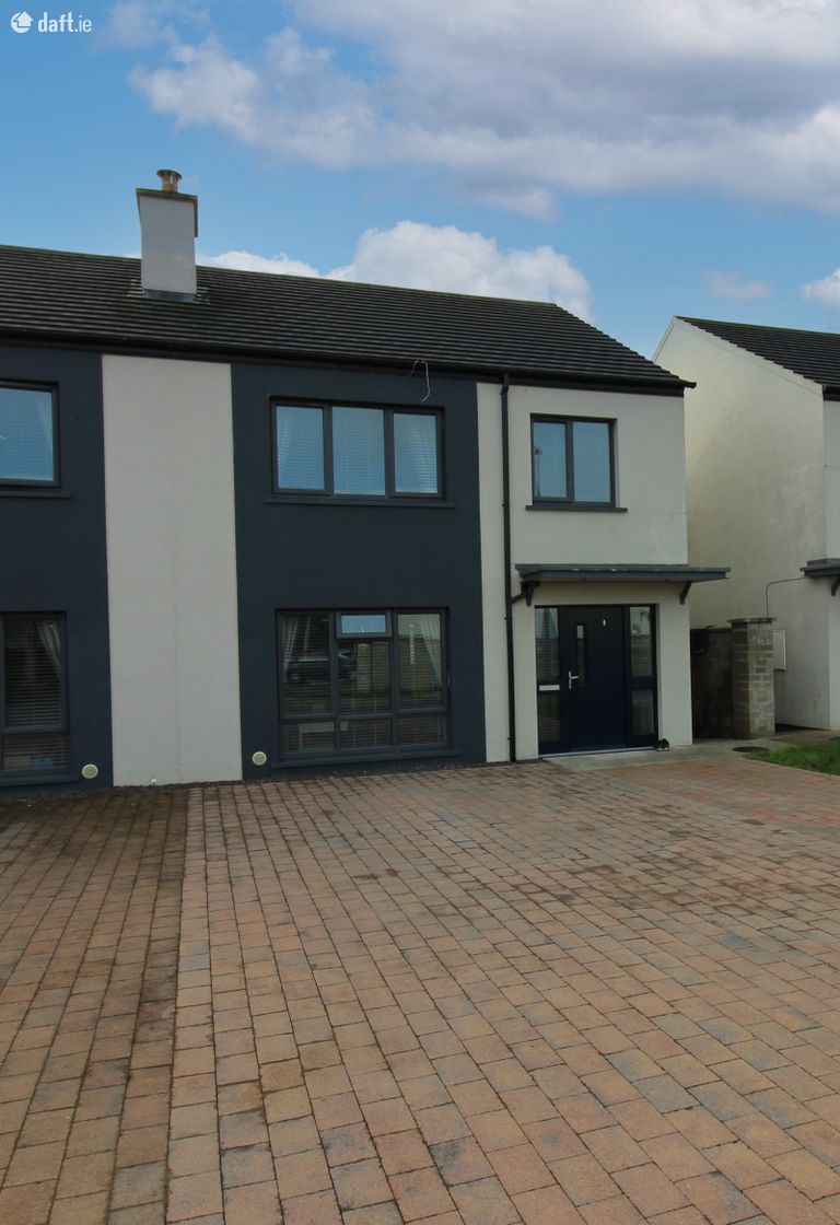 13 The Gearagh, Meadowlands, Macroom, Co. Cork - Click to view photos
