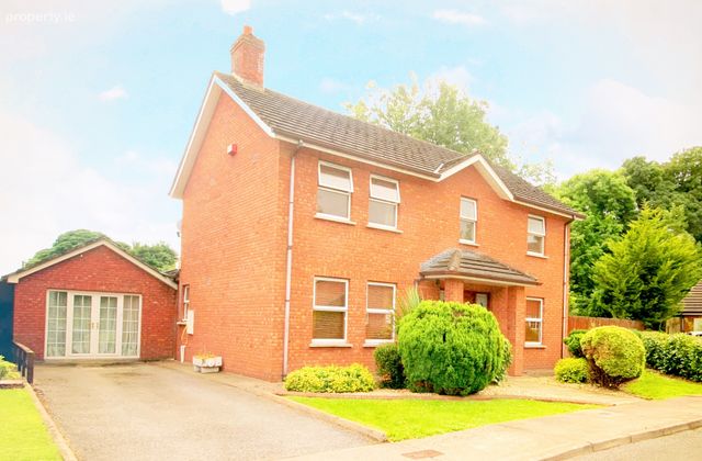 5 Carn Dun, Newtownbutler Road, Clones, Co. Monaghan - Click to view photos