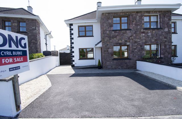 7 Breaffy Court, Castlebar, Co. Mayo - Click to view photos