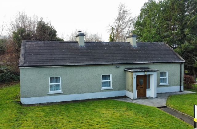 Emlach, Carrick-on-Shannon, Co. Roscommon - Click to view photos