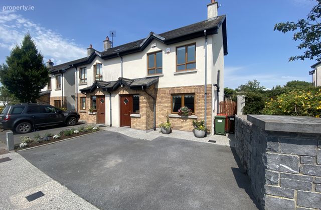 4 Bishop's Avenue, The Steeples, Cashel, Co. Tipperary - Click to view photos