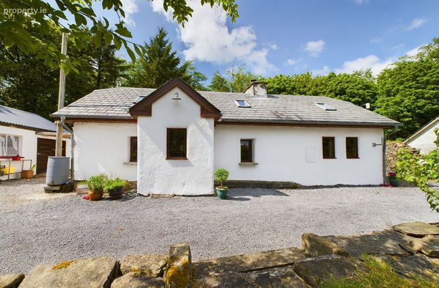 Cloontabonniff, Kilmaley, Ennis, Co. Clare - Click to view photos