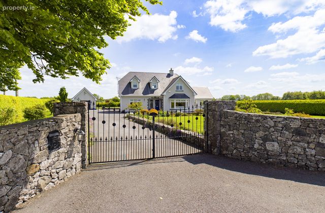 Cossaun, Athenry, Co. Galway - Click to view photos