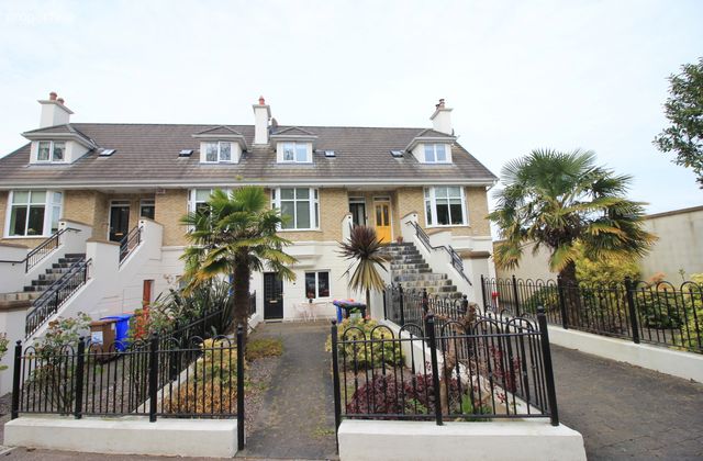 89 Clarkes Wood, Mount Oval Village, Rochestown, Co. Cork - Click to view photos