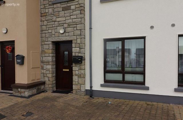 44 P&aacute;irc Na R&iacute;, Athenry, Co. Galway - Click to view photos