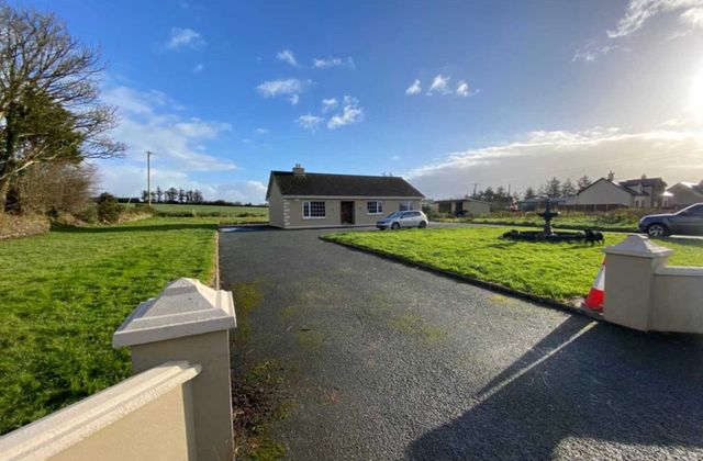 Maughantoorig, Gneeveguilla, Rathmore, Co. Kerry - Click to view photos