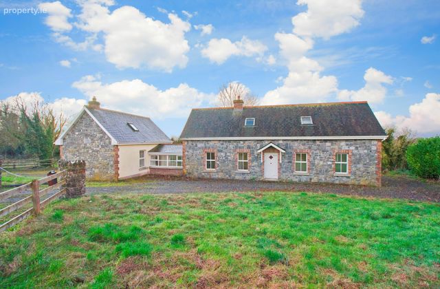 Callow Cottage, Lusmagh, Banagher, Co. Offaly - Click to view photos