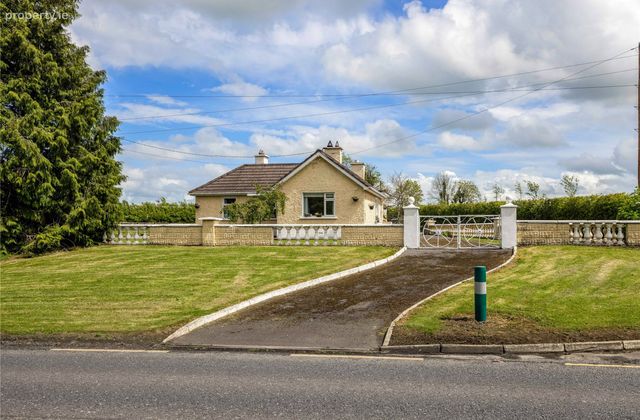 Knightsbrook, Summerhill Road, Trim, Co. Meath - Click to view photos