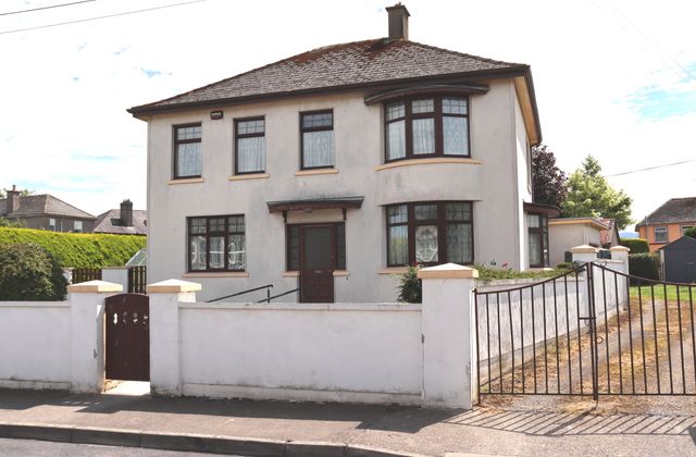 Saint Patrick's Avenue, Tipperary Town, Co. Tipperary - Click to view photos