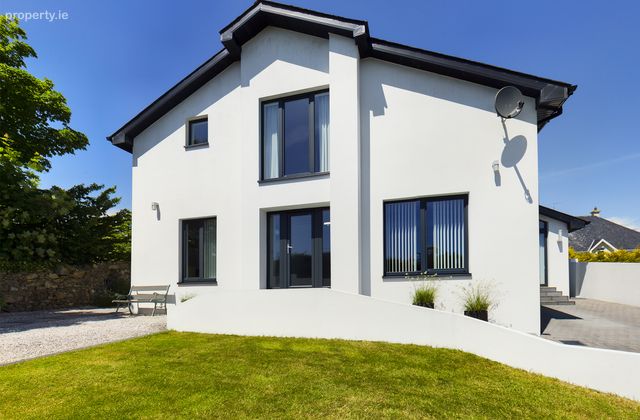 Vista Oro, Lodges Lane, Tramore, Co. Waterford - Click to view photos