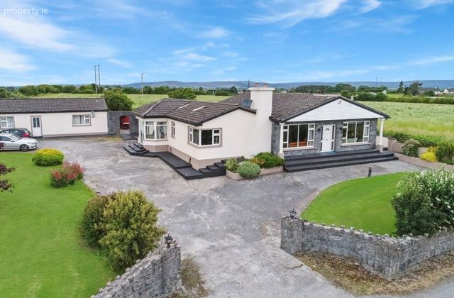 Hillcrest House , Monreagh, Tubber, Co. Galway - Click to view photos