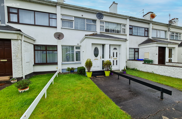 26 Springfield Court, Castlebar, Co. Mayo - Click to view photos