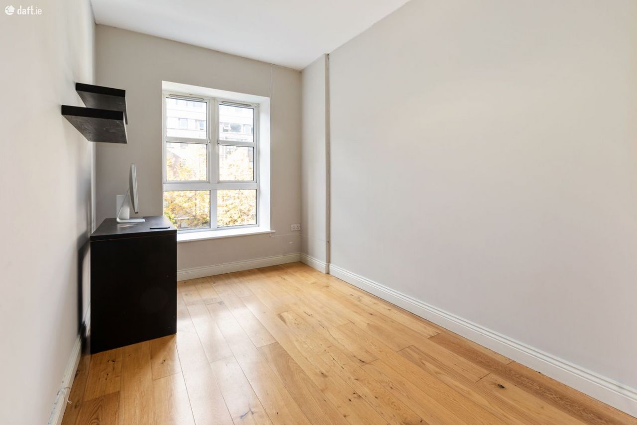 Apartment 157,Block B/C,The Waterside,Charlotte Qu, Grand Canal Dock, Dublin 4